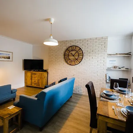 Flat 1 Flint House Tenby - 2 Bedroom - Garden - Dog Friendly Exterior photo